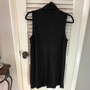 Classy sleeveless light tunic sweater